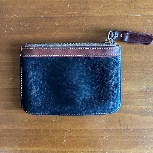 SOLD - DOONEY & BOURKE ALL WEATHER LEATHER ZIP COIN POUCH - Picture 2 of 4